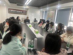 新聞傳播系組織學生參觀南京喬木文化傳媒有限公司